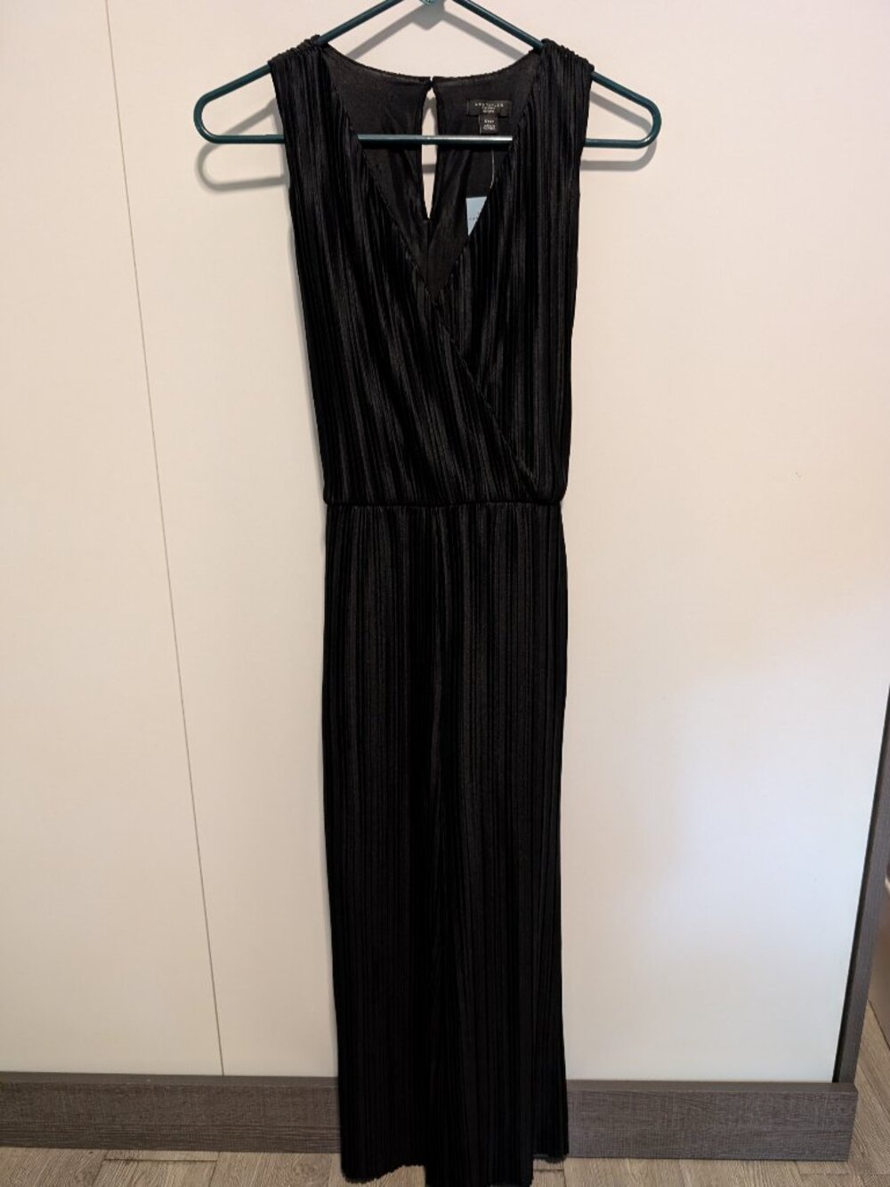 Ann Taylor Factory Pleated V-Neck Jumpsuit - XXSP